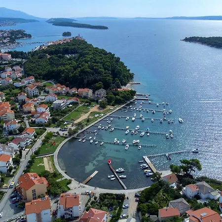 Apartman With Parking Space Palit, Rab - 4983 Palit
